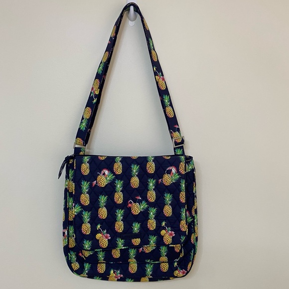 Vera Bradley Essential Mailbag Crossbody Pineapple Print Toucan Party Bag NWT - Picture 1 of 13